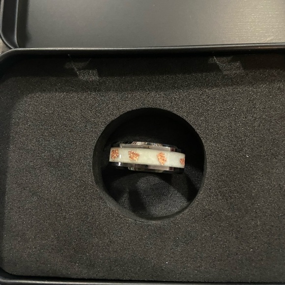 NWT Gentle Bands The Gunshot Tungsten Meteorite Men’s Wedding Band - Picture 4 of 7